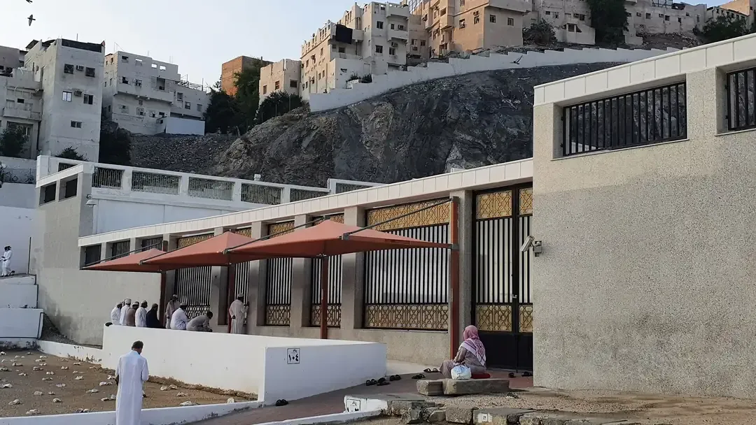 مقبرة المعلاة